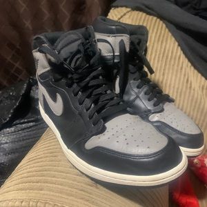 Air Jordan 1 Shadow